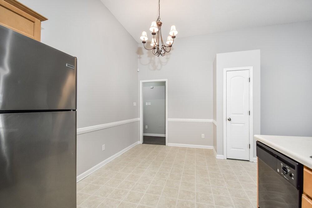 10173 Eveninghill Dr - Photo 7 of 16