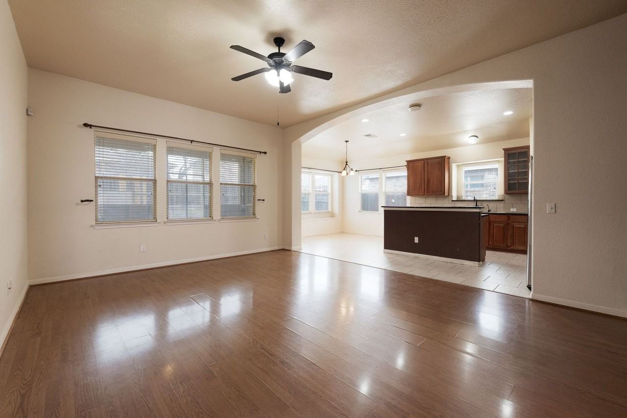 6801 Alvin Dr - Photo 2 of 17