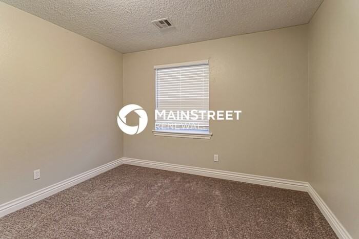 909 Rolling Meadows Blvd - Photo 5 of 17