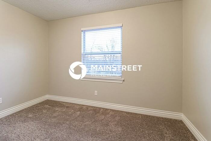 909 Rolling Meadows Blvd - Photo 6 of 17