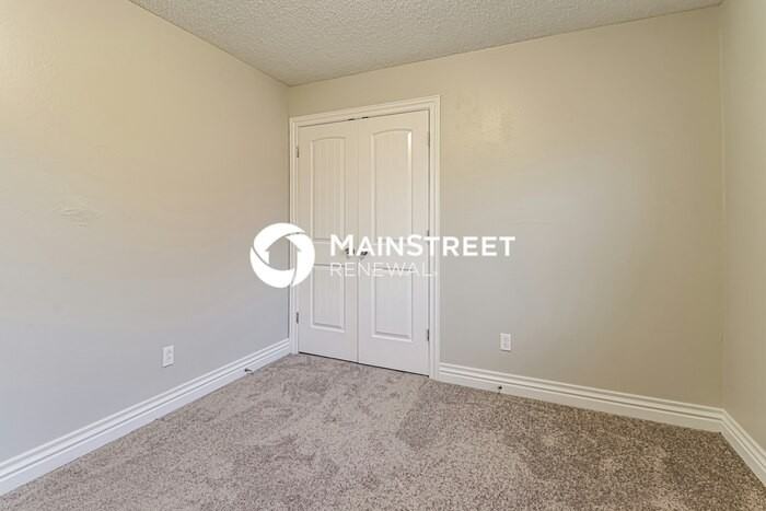 909 Rolling Meadows Blvd - Photo 7 of 17