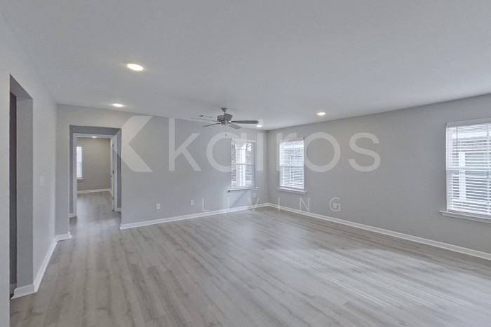 342 Angela St - Photo 2 of 20