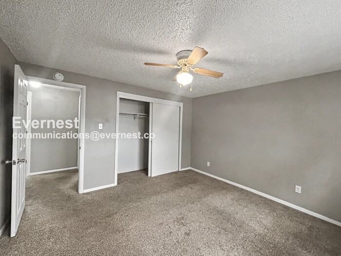 1075 Magnolia St #1 - Photo 6 of 13