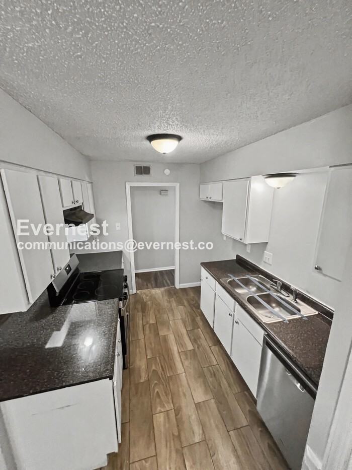 5733 Woodbourne Ct - Photo 3 of 21