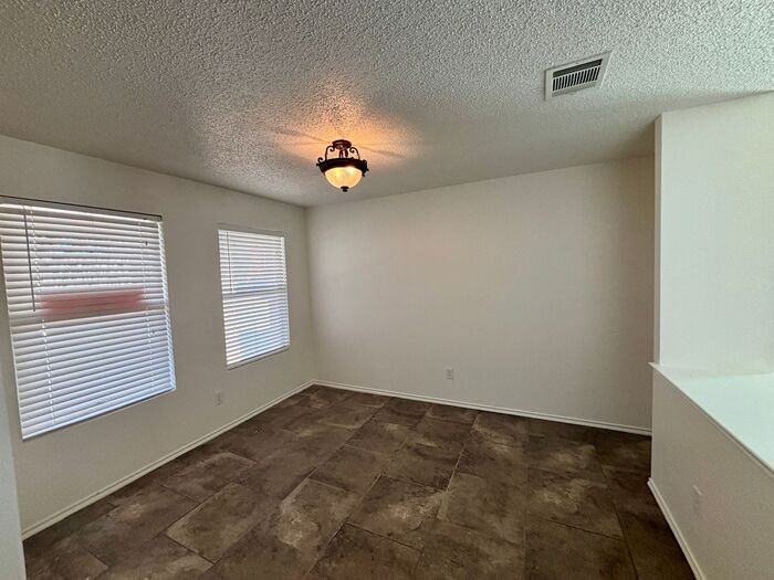 653 Condor Trl - Photo 3 of 28