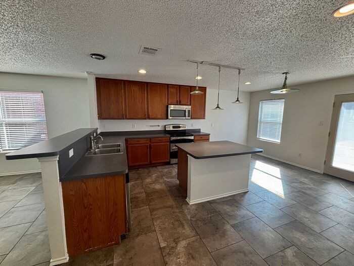 653 Condor Trl - Photo 5 of 28