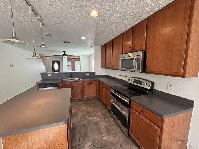 653 Condor Trl - Photo 6 of 28