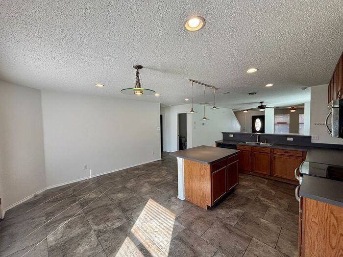 653 Condor Trl - Photo 7 of 28