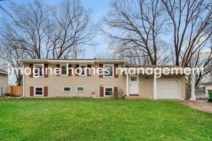 featured image of 10640 Wren St Nw