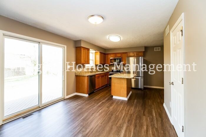 11071 Wood Ave - Photo 5 of 18