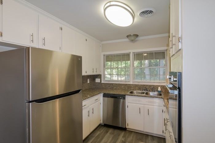 553 E Moye Dr - Photo 5 of 12