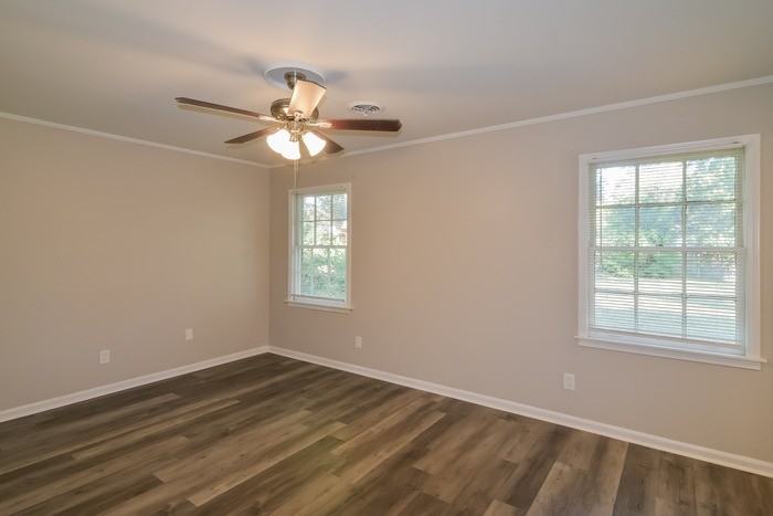 553 E Moye Dr - Photo 6 of 12