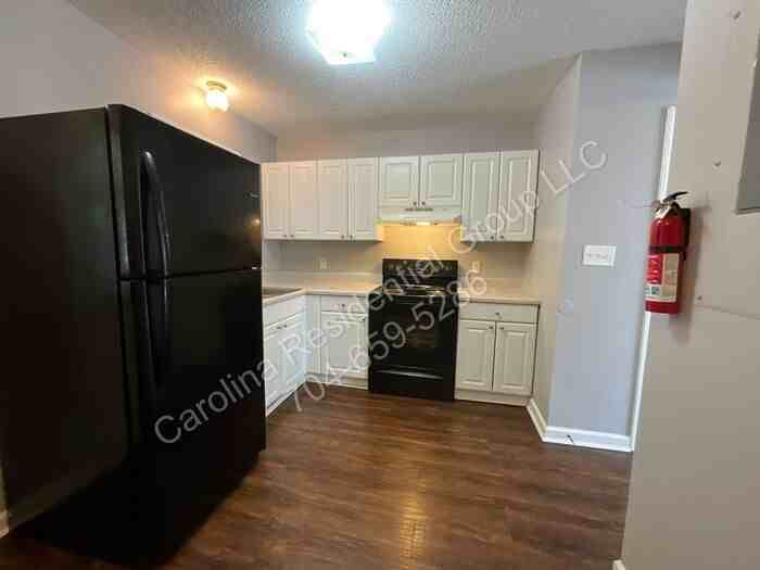 206 W 15th St #1 - Photo 6 of 13