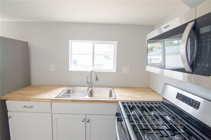 2226 Etiwanda St - Photo 5 of 17