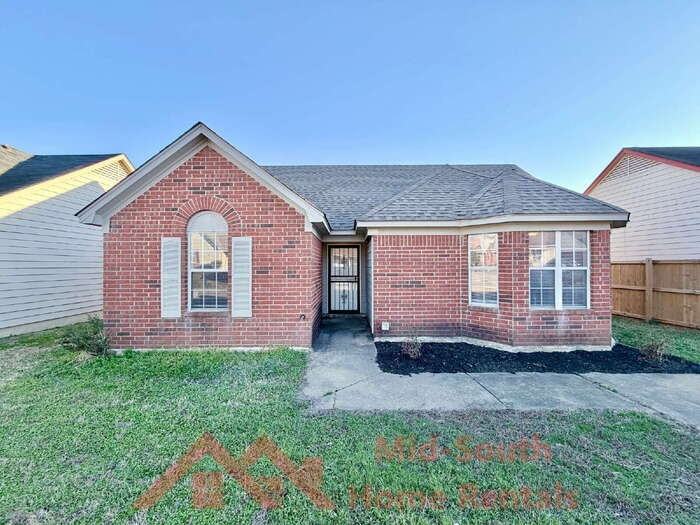 5827 Hickory Nutt Ln - Photo 2 of 20