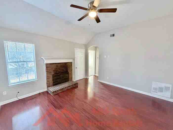 5827 Hickory Nutt Ln - Photo 4 of 20