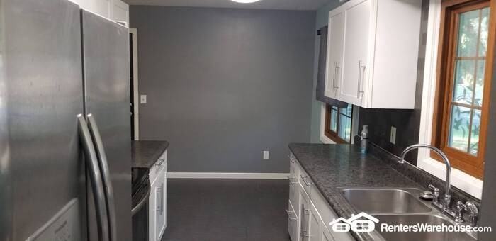 7140 Imperial Ave S - Photo 5 of 25