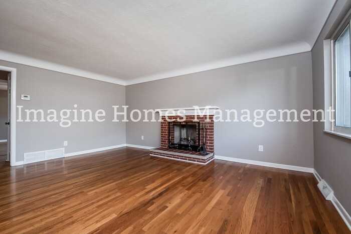 4619 Duneden Ave - Photo 4 of 22