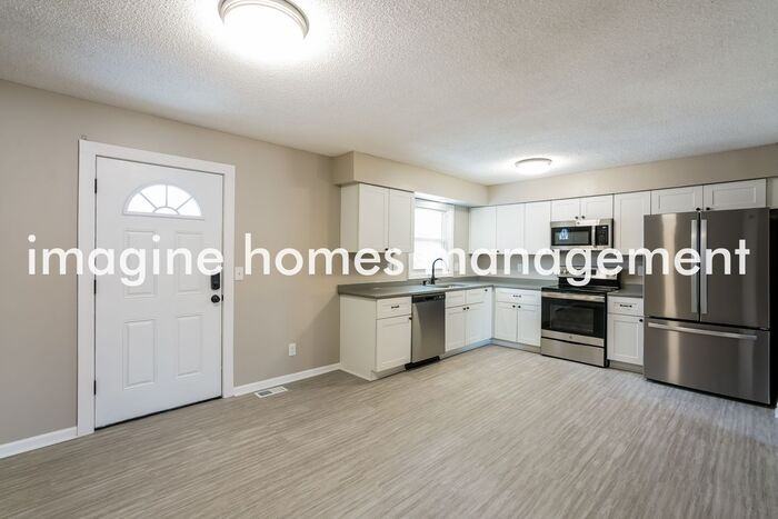 13040 Valley Forge Ln N - Photo 6 of 19