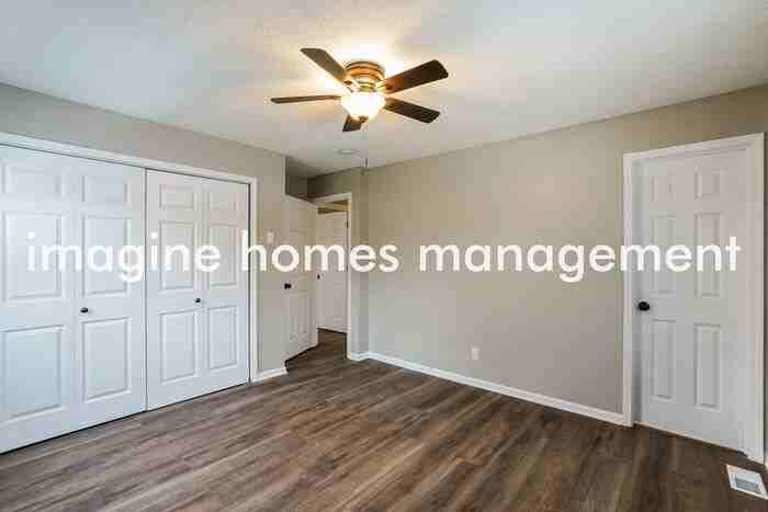 13040 Valley Forge Ln N - Photo 7 of 19