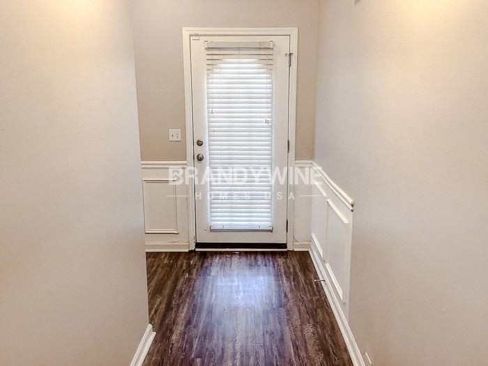 8702 Goswell Dr - Photo 2 of 17