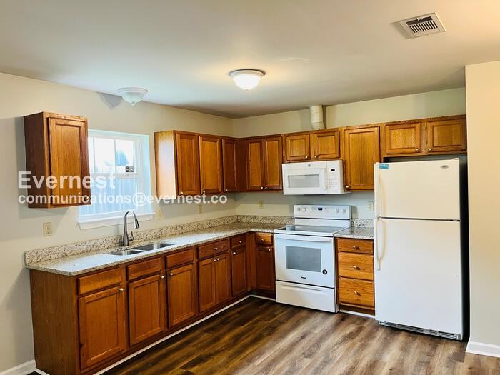 3157 Lauren Evelyn Way - Photo 2 of 17