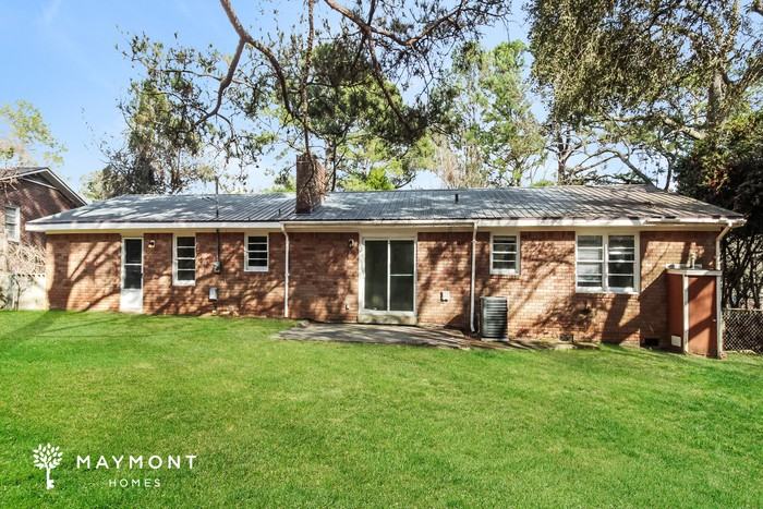 1132 Shirlington Rd - Photo 3 of 3