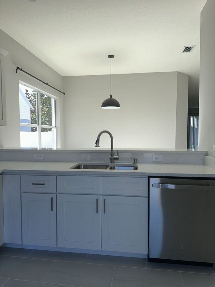 1329 Avonwood Ct - Photo 5 of 22