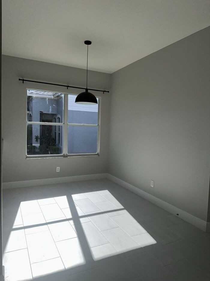 1329 Avonwood Ct - Photo 7 of 22