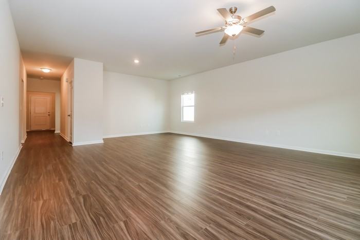 368 Augustine Dr - Photo 3 of 11