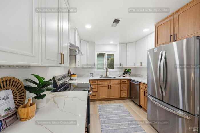 2132 Geary Dr - Photo 4 of 19