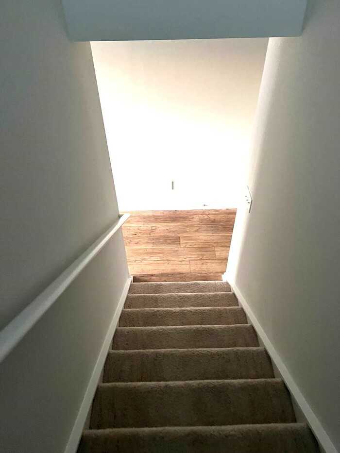 22 Chalet Ct - Photo 7 of 19