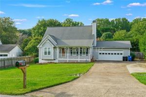 featured image of 204 Creeksedge Ct