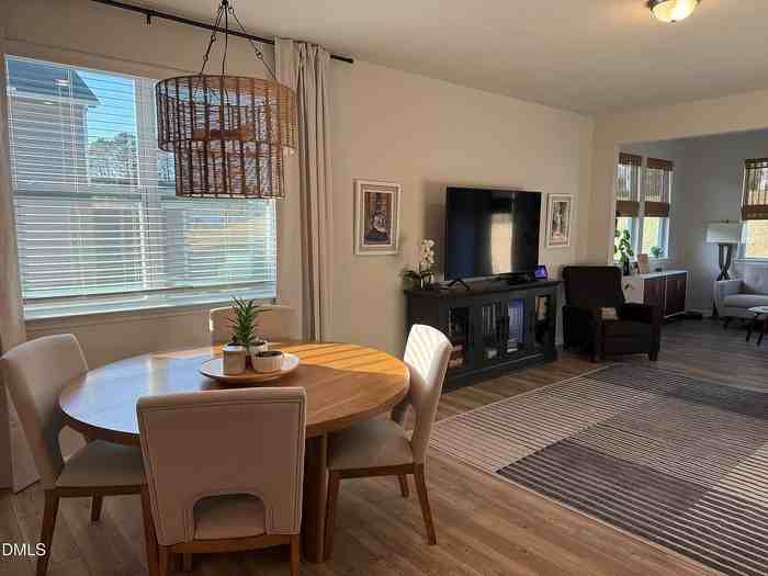 128 Umbrella Way - Photo 3 of 26