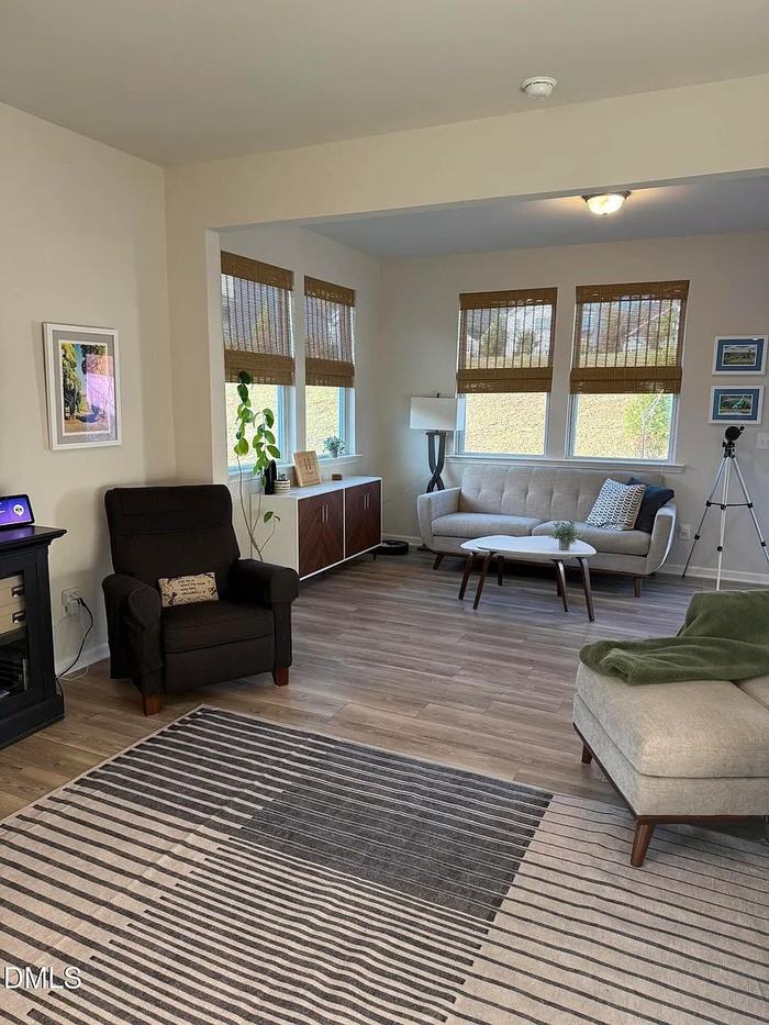 128 Umbrella Way - Photo 5 of 26