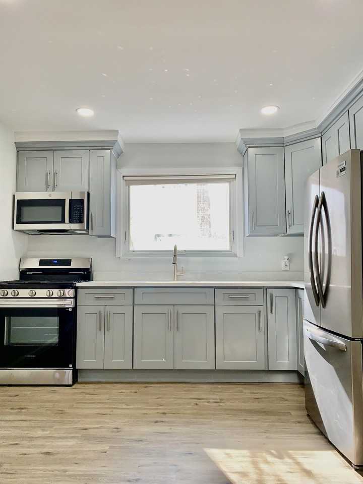 336 Scranton Ave #1 - Photo 3 of 12