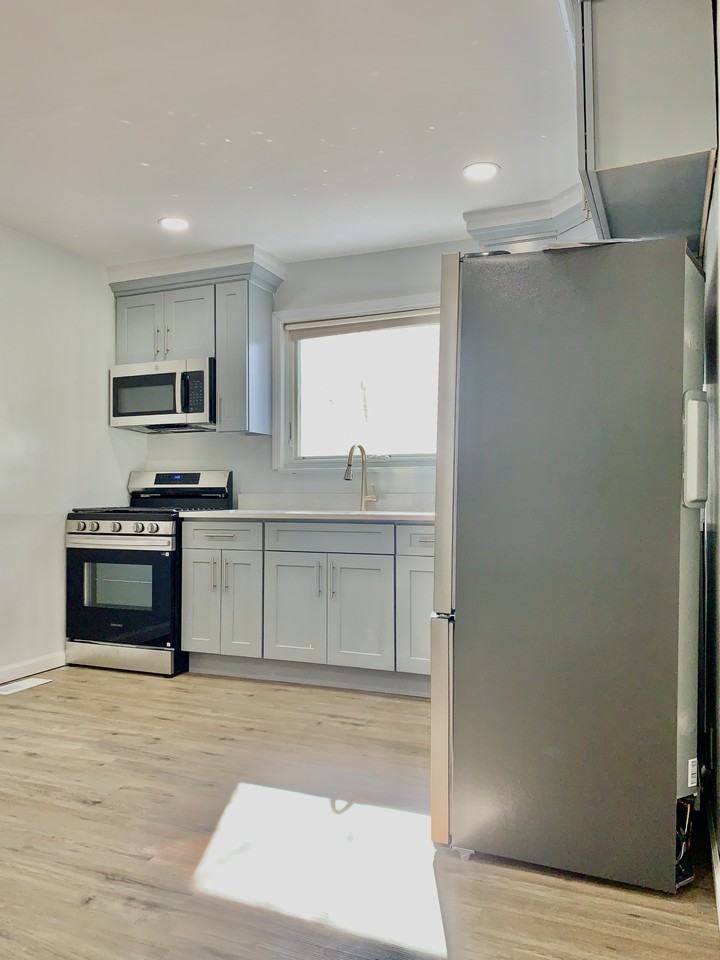 336 Scranton Ave #1 - Photo 7 of 12