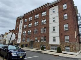 39 N Burnett St #B - Photo 1 of 1