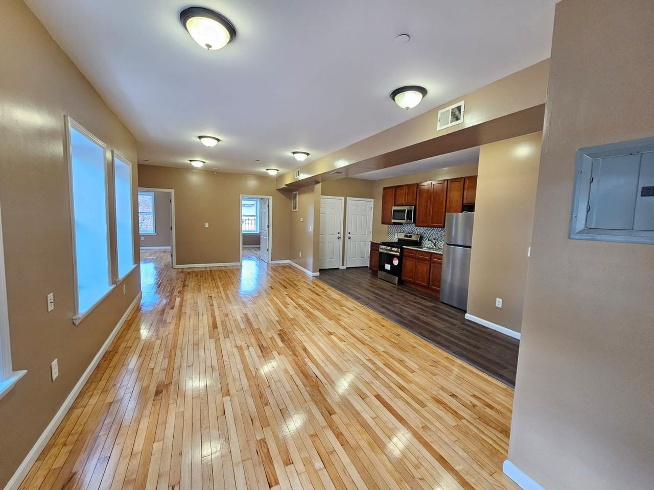 39 N Burnett St #B - Photo 2 of 12