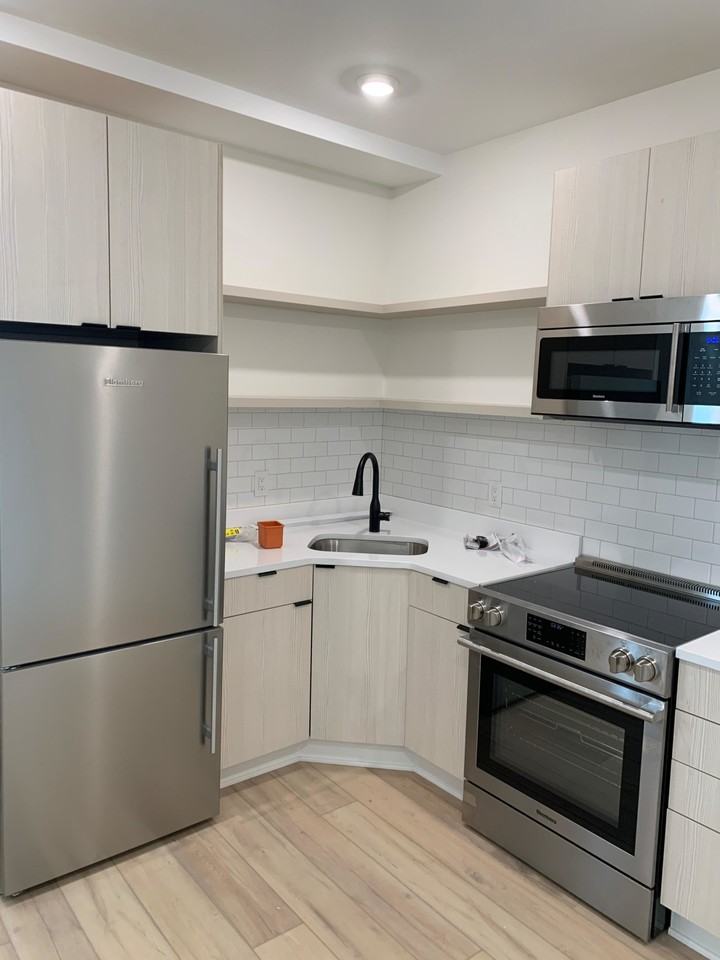 680 Winthrop Ave #1 - Photo 3 of 14