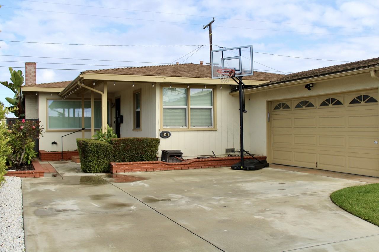 13716 Purche Ave #NA - Photo 2 of 13