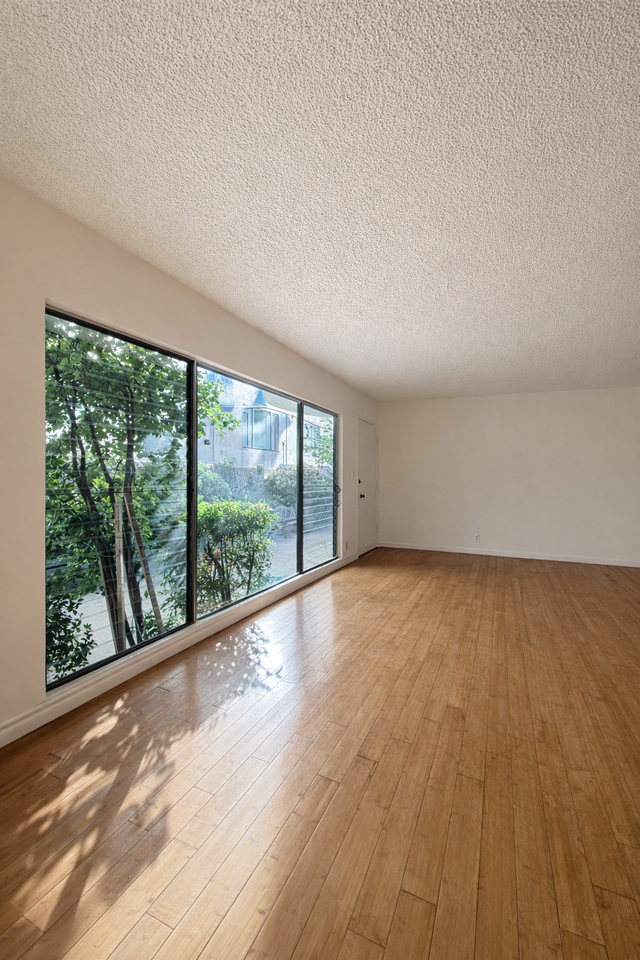 1533 N Hayworth Ave #104 - Photo 2 of 14