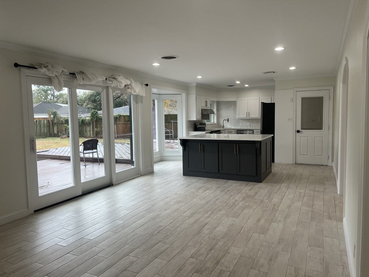 5985 Rankin Dr #NA - Photo 5 of 11