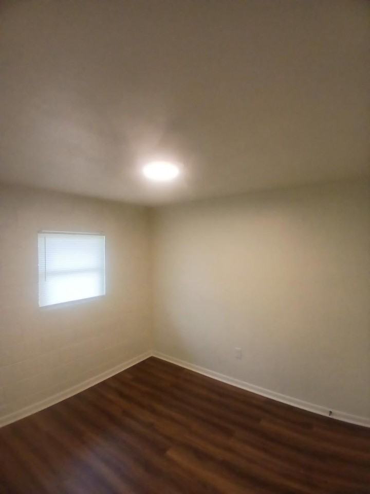 3413 Terminal Ct - Photo 6 of 10