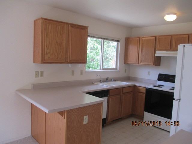 972 Hillside Dr #NA - Photo 3 of 9