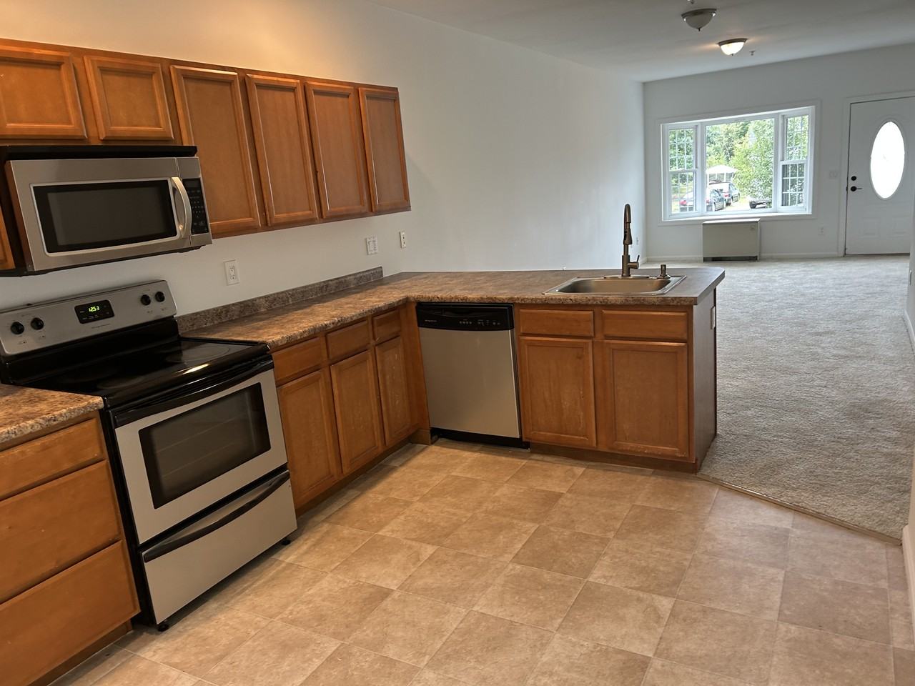 23 Trinity Cir #A - Photo 2 of 13