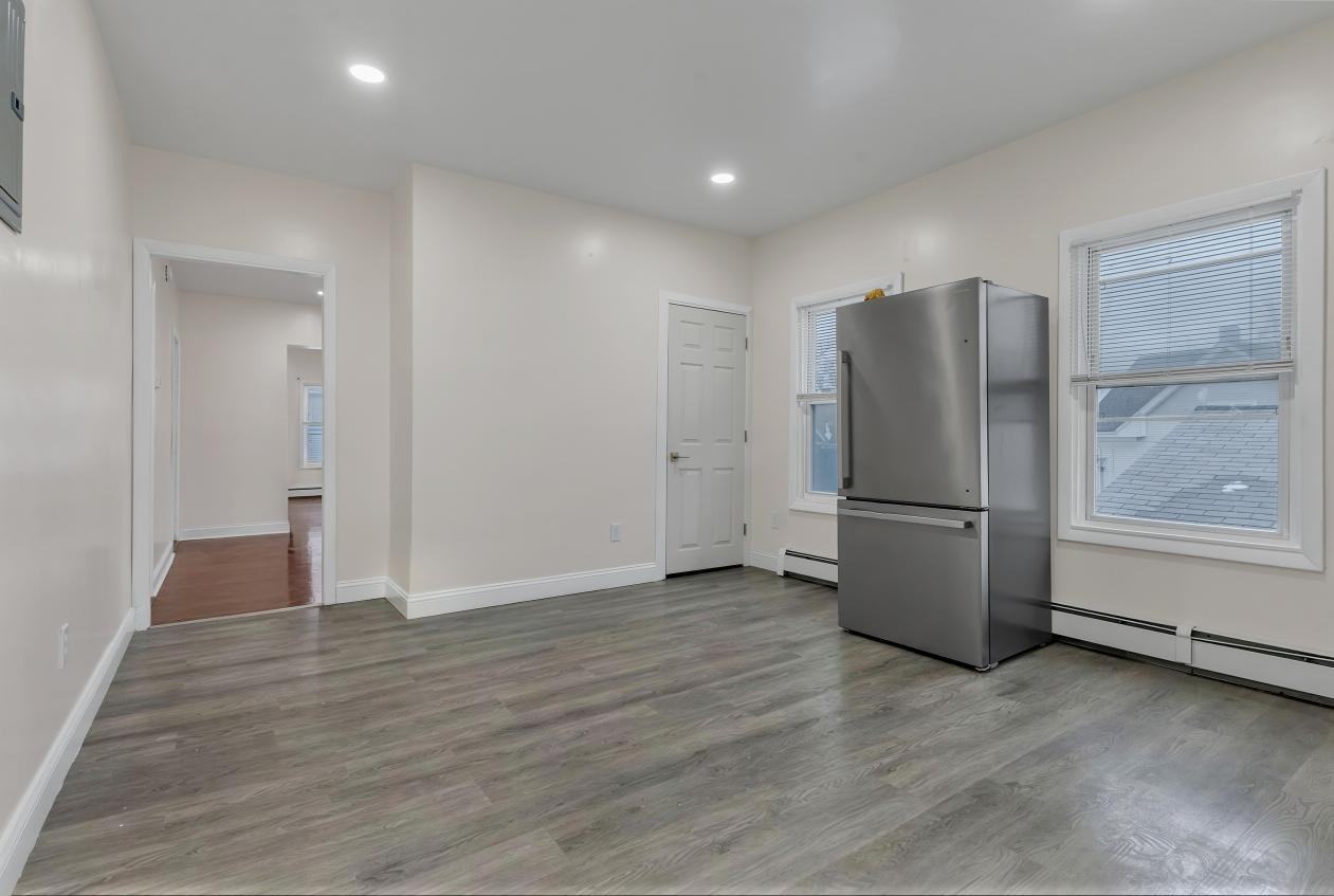 333 Orms St #3 - Photo 5 of 24