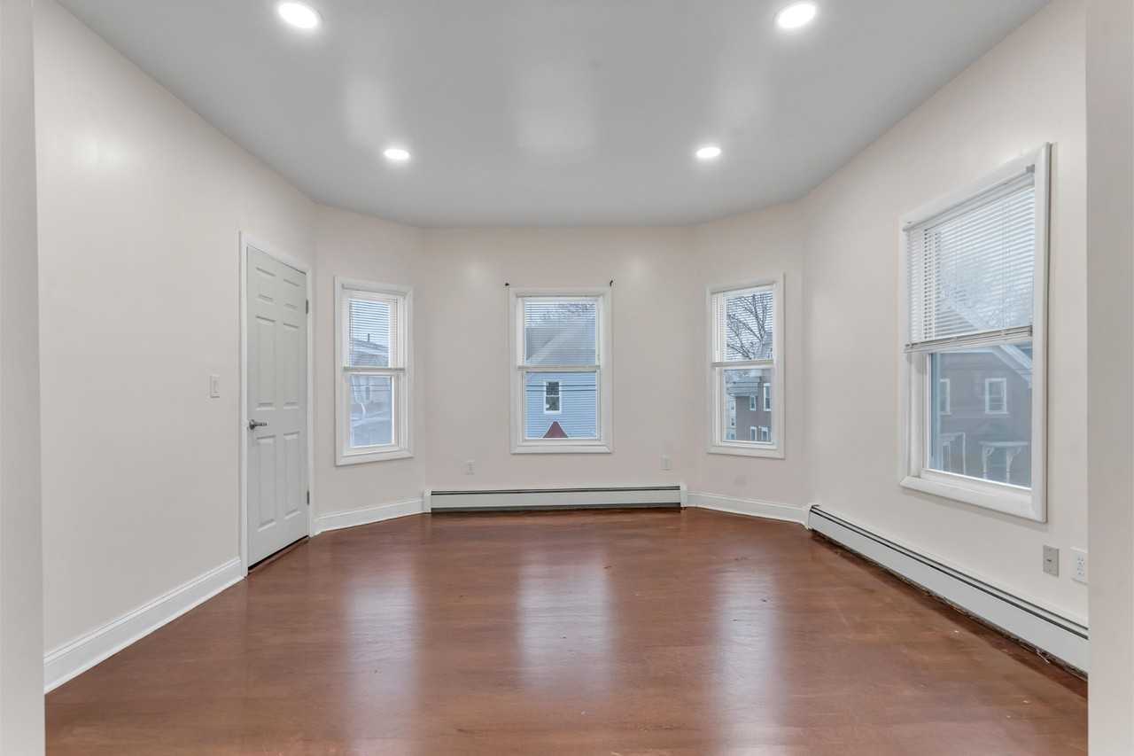 333 Orms St #3 - Photo 6 of 24