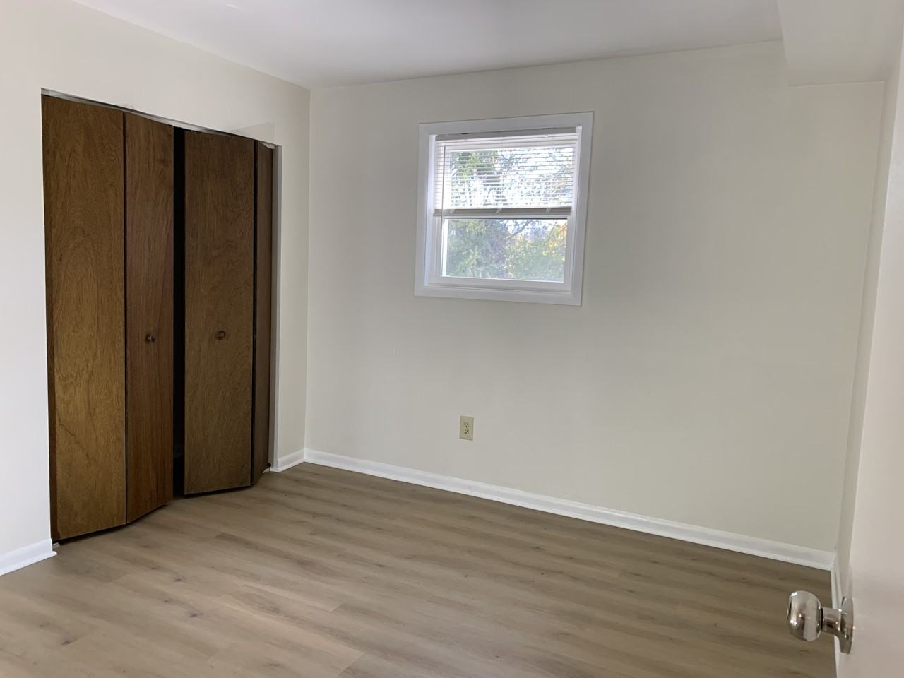 11 Warren Lodge Ct #2D - Photo 5 of 15