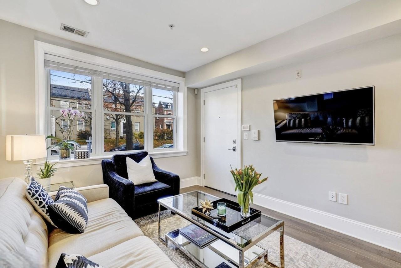 3918 W St Nw #4 - Photo 2 of 19